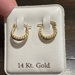 Elegant Gold Hoop Earrings